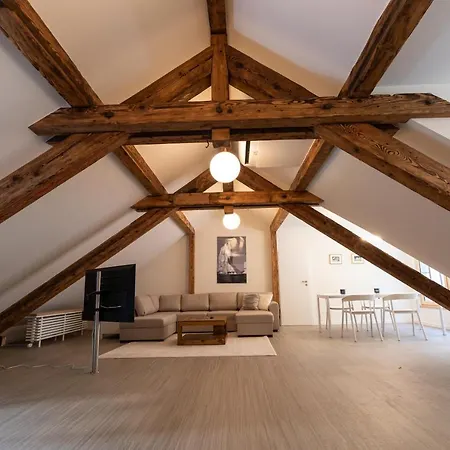 Central White Loft Penthouse Apartment *